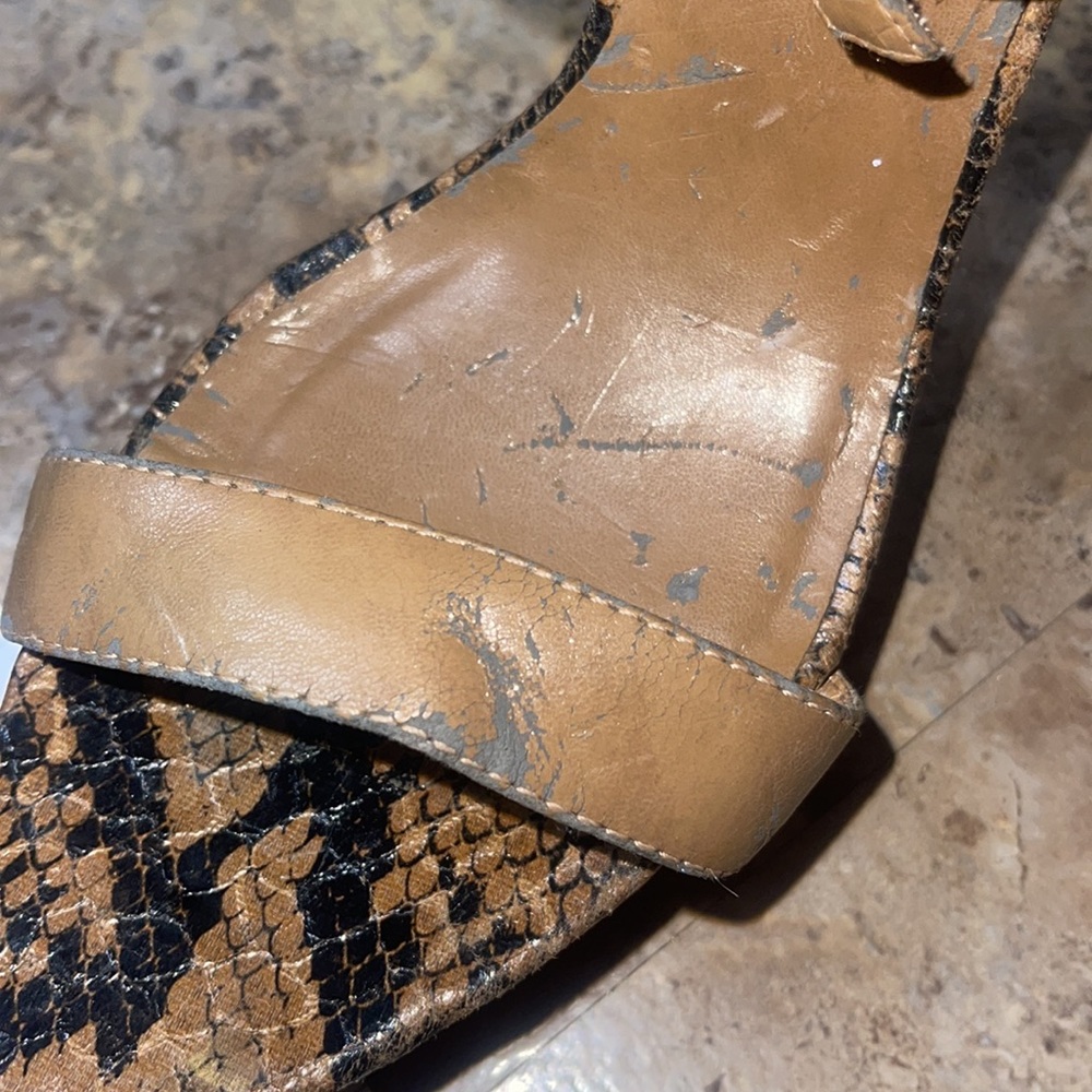 Snakeskin Tan Heels 👠 - Picture 8 of 9